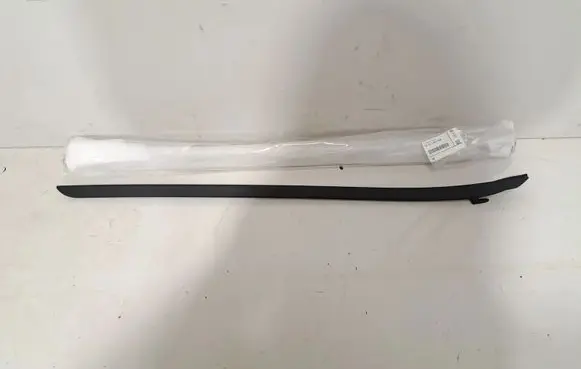 BMW 2 F45 Windshield trim 7301036