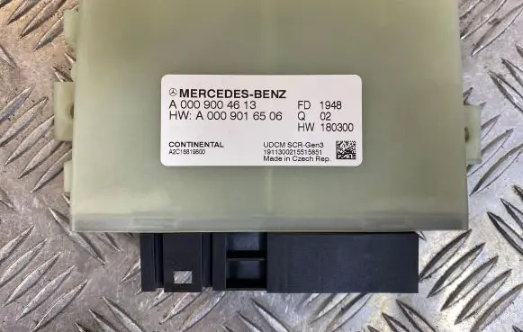 Mercedes-Benz C W205 Adblue control unit A0009004613 A2C16819800 A0009016506