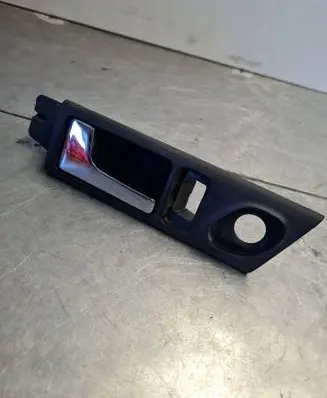 Audi A6 S6 C4 4A Front door interior handle 4A0839019C