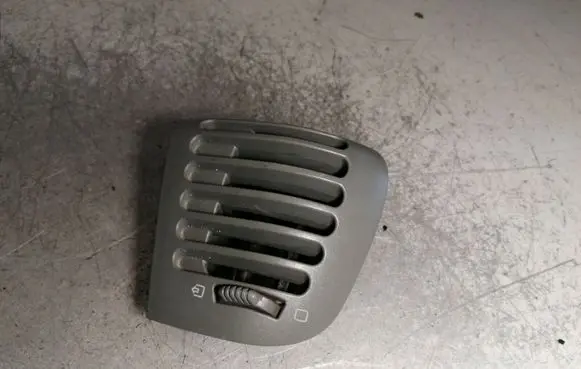 Peugeot 806 Dashboard side air vent grill/cover trim 1471018077
