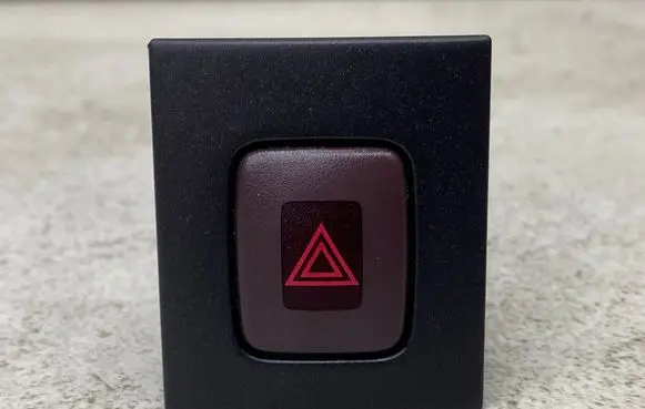 Volvo V70 Hazard light switch 30710106 08W473