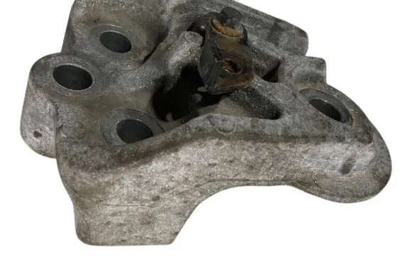 Ford Fiesta Engine mounting bracket