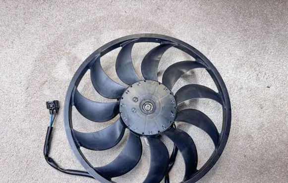 Nissan Leaf II (ZE1) Electric radiator cooling fan 4873NK0B 13VM2Z21