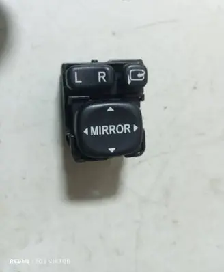 Toyota Corolla Verso AR10 Wing mirror switch 183575