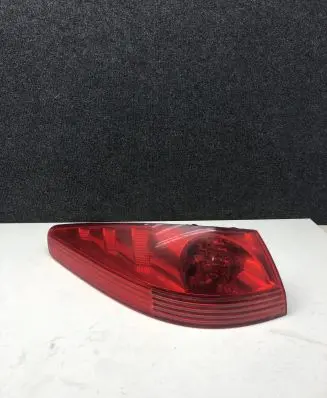 Peugeot 607 Rear/tail lights