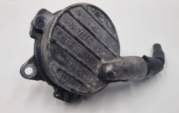Mercedes-Benz E W211 Vacuum pump A6112300265 6112300265