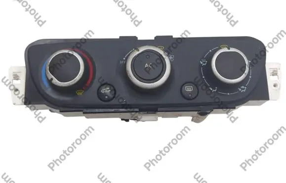 Renault Megane III Climate control unit E1072183A