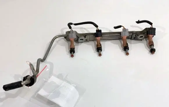 Toyota Avensis T270 Fuel main line pipe
