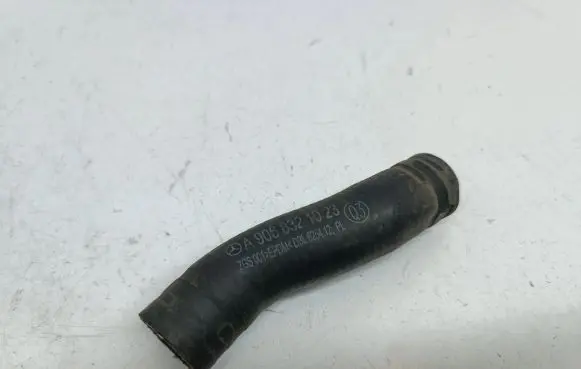Mercedes-Benz Sprinter W906 Engine coolant pipe/hose A9068321023