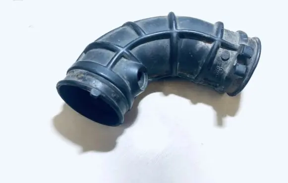 Opel Vectra B Air intake hose/pipe 90572051sl
