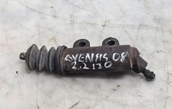 Clutch slave cylinder