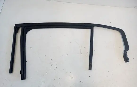 Citroen C5 Aircross Rear door glass trim molding 9811948880