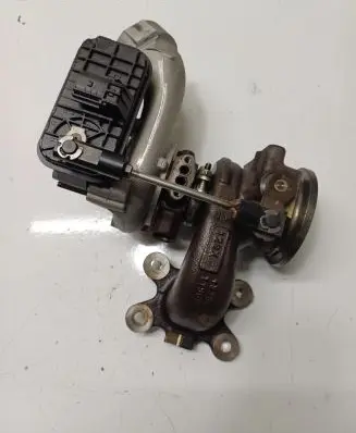 Volkswagen PASSAT B8 Turbo 04E145715M