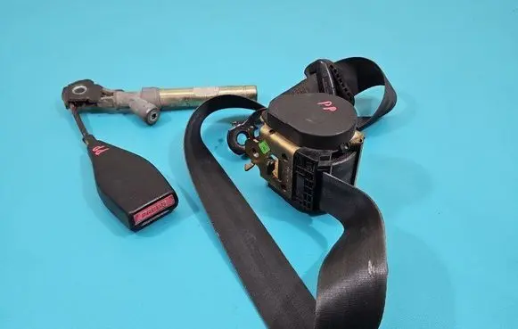 Renault Trafic II (X83) Front seatbelt IMPRK1493726