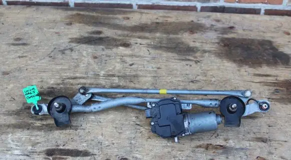 Lexus UX Front wiper linkage 
