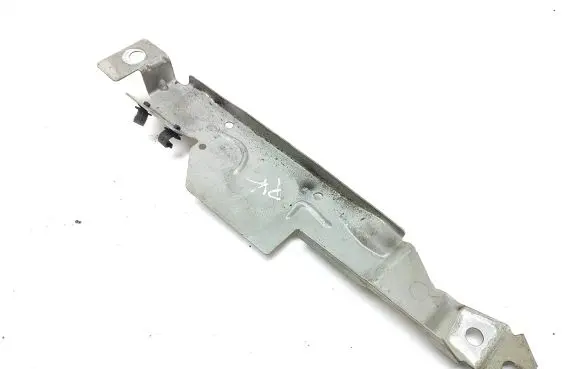 Volvo S90, V90 Fender mounting bracket