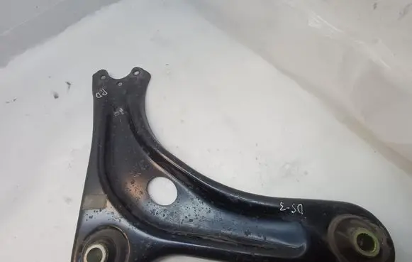 Front lower control arm/wishbone