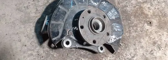 Volkswagen PASSAT B7 Front wheel hub