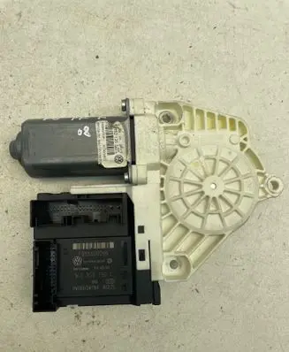 Volkswagen PASSAT B6 Front door window regulator motor F005S00296 1K0959792L 974629103