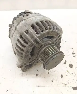 Volkswagen Golf IV Generator/alternator 028903028E 0124515010