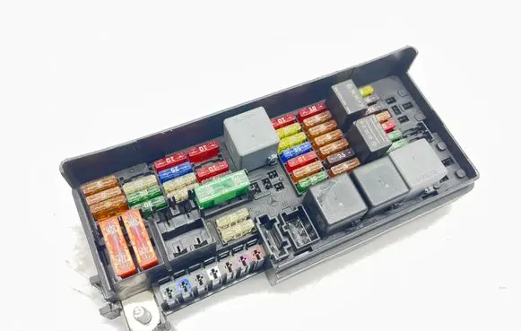 Mercedes-Benz ML W164 Fuse module A1645400272