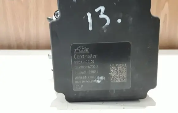 Toyota Yaris ABS Pump 445400D020 895410D100