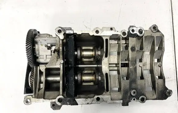 BMW 5 E60 E61 Oil pump 8058052011