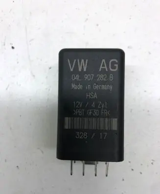 Volkswagen PASSAT B8 Glow plug pre-heat relay 04L907282B 527