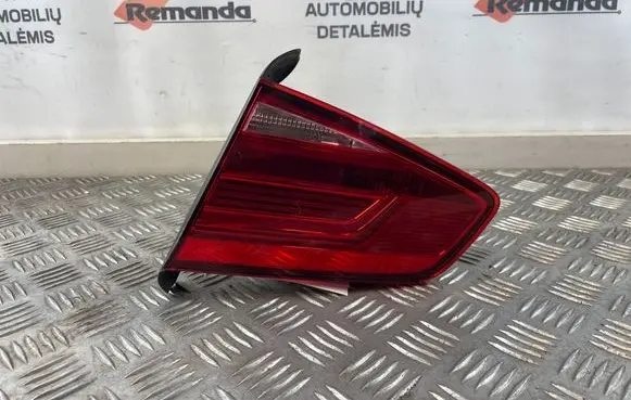 Volkswagen PASSAT B8 Tailgate rear/tail lights