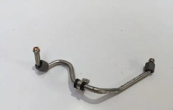 Volkswagen Golf VIII Fuel line pipe