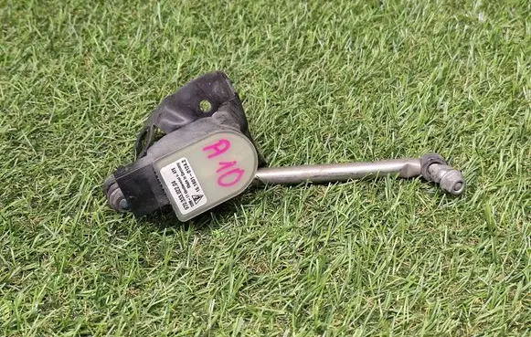 Porsche Panamera (970) Yaw turn rate sensor 97033302204 1516030036103 15160101242