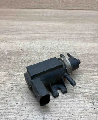 Volkswagen PASSAT B6 Turbo solenoid valve 1J0906627