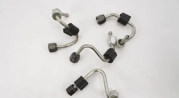 Volkswagen Golf VII Fuel line pipe 04L130301E
