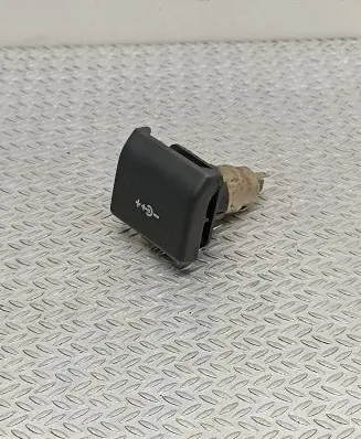 Land Rover Range Rover Sport L494 12 V Socket (rear) CPLA15K040DA 1531440