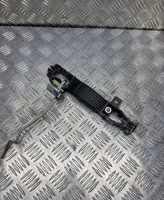 Mazda 3 III Front door exterior handle/bracket 