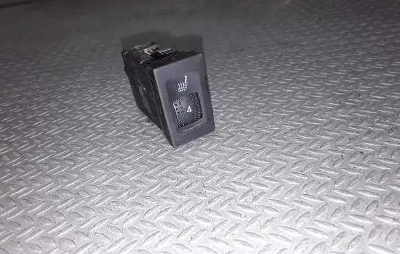Volkswagen PASSAT B5.5 Seat heating switch 3B0963563C