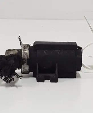 Audi A6 S6 C5 4B Turbo solenoid valve 1H0906627 72190325 98T138