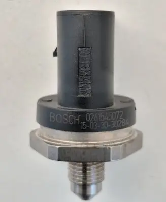 BMW 1 F20 F21 Fuel pressure sensor 762094602 0261545072