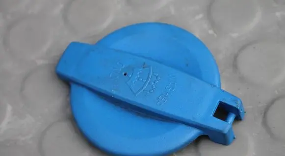 KIA Stonic Windshield washer fluid reservoir/tank KOREK-PLYNU-STONIC
