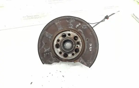 Mercedes-Benz E W212 Rear wheel hub 2123502208 2123500241