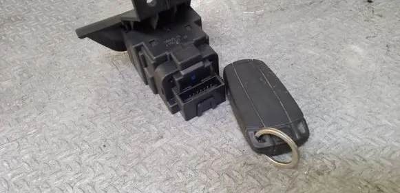 BMW 1 E81 E87 Ignition lock 695471713