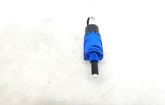 Dacia Sandero II Clutch pedal sensor 253256730R