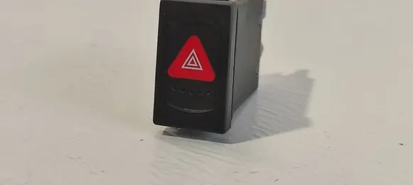 Volkswagen PASSAT B5.5 Hazard light switch 3B0953235D