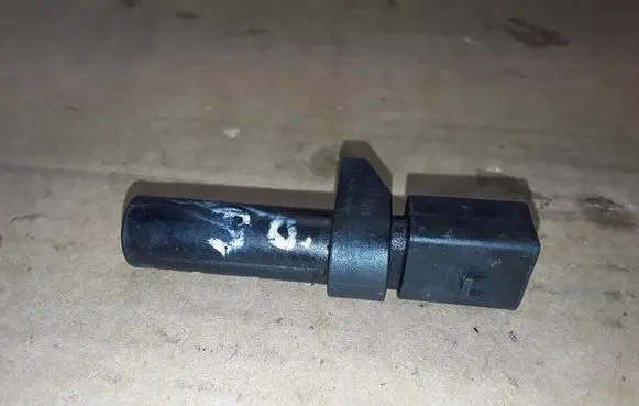 Mercedes-Benz C W203 Crankshaft position sensor 0031532828