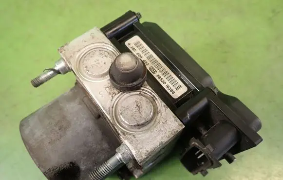 Mitsubishi Colt ABS Pump 0265231502 0265800403