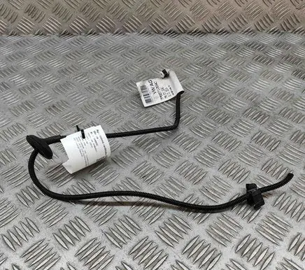 Volkswagen Touareg II Windshield washer fluid hose 7P6971204C
