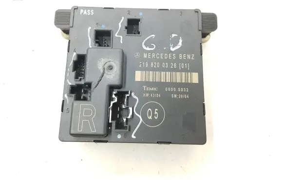 Mercedes-Benz CLS C219 Door control unit/module 2198200326