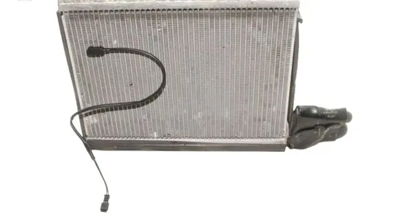 Land Rover Discovery 4 - LR4 Air conditioning (A/C) radiator (interior) 