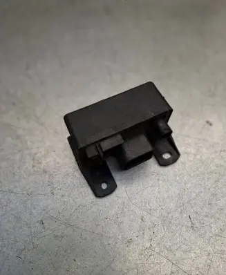 Mercedes-Benz E W211 Glow plug pre-heat relay 