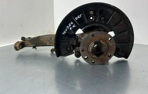 Volkswagen Touareg II Front wheel hub 7P6407245A